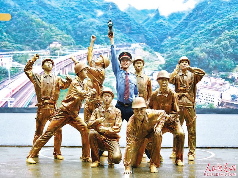第43届巴山路地群众运动会开幕