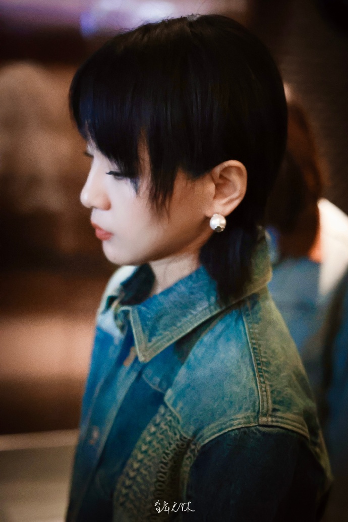 周笔畅《魔方新世界》高能名场面 前一秒淡如水后一秒乱如麻